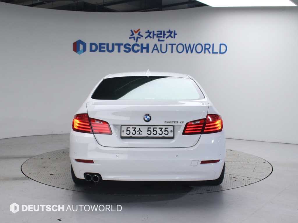 BMW 5 Series - Vista 4