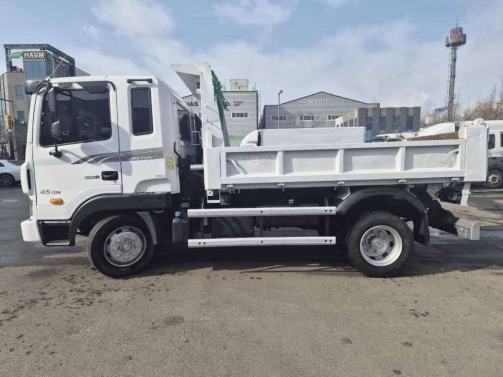 medium and large cargo dump - Vista 4