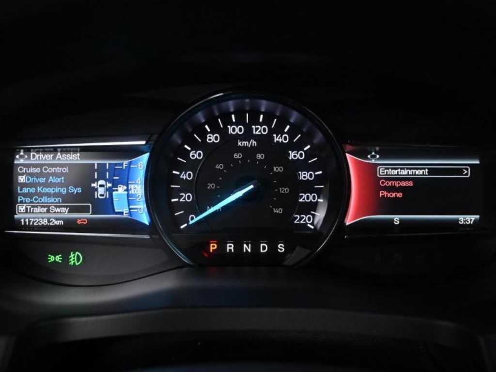 Ford Explorer - Vista 8