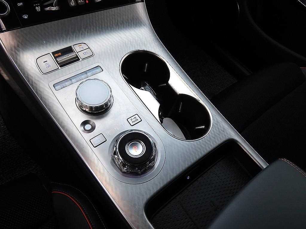 Genesis GV70 - Vista 11