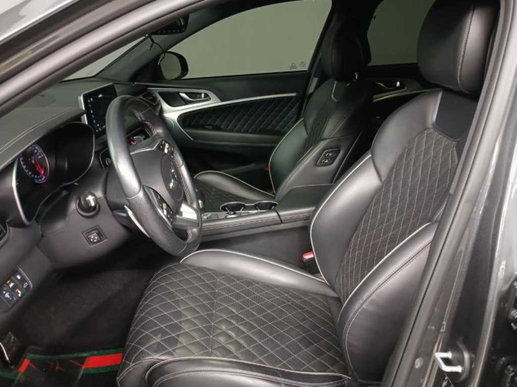 Genesis G70 - Vista 7