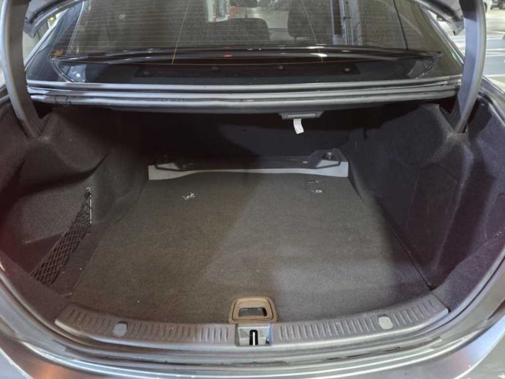 Mercedes Benz E class - Vista 6