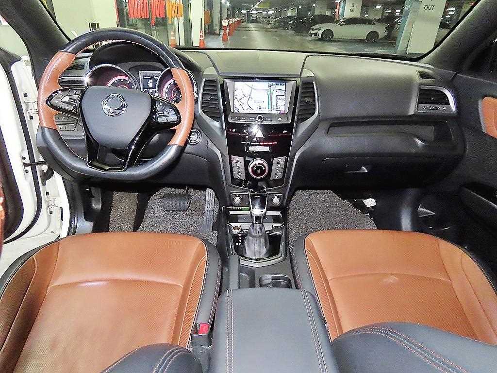 Ssangyong Tivoli - Vista 10