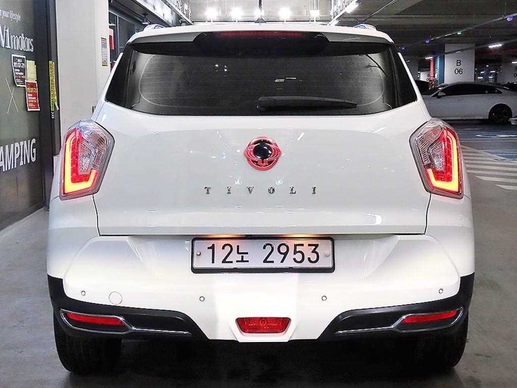 Ssangyong Tivoli - Vista 5
