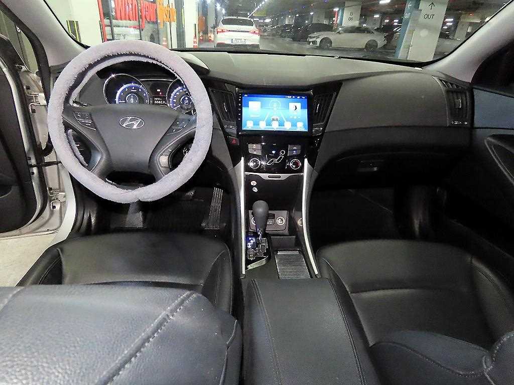 HYUNDAI Sonata - Vista 10