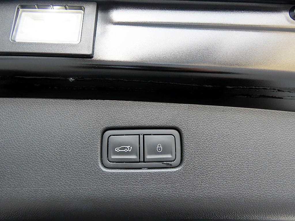 Genesis GV70 2025 Negro - Importación desde Corea - HF Imports Iquique - Foto 15