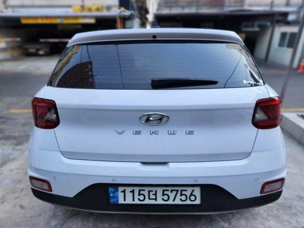 HYUNDAI Venue - Vista 2