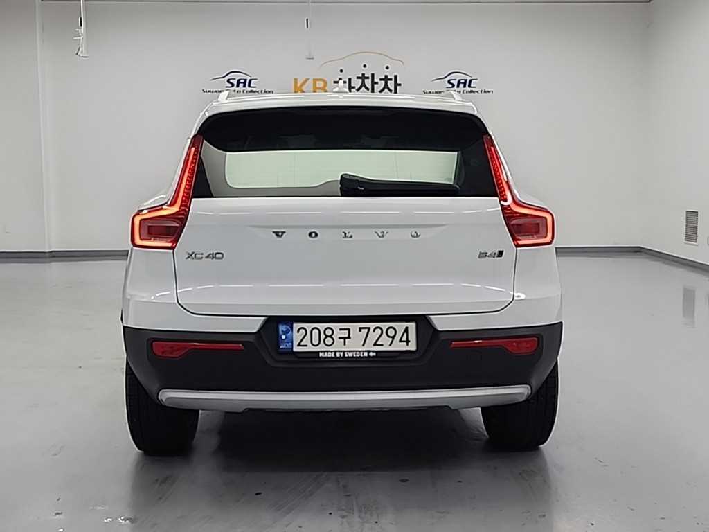 Volvo XC40 - Vista 4