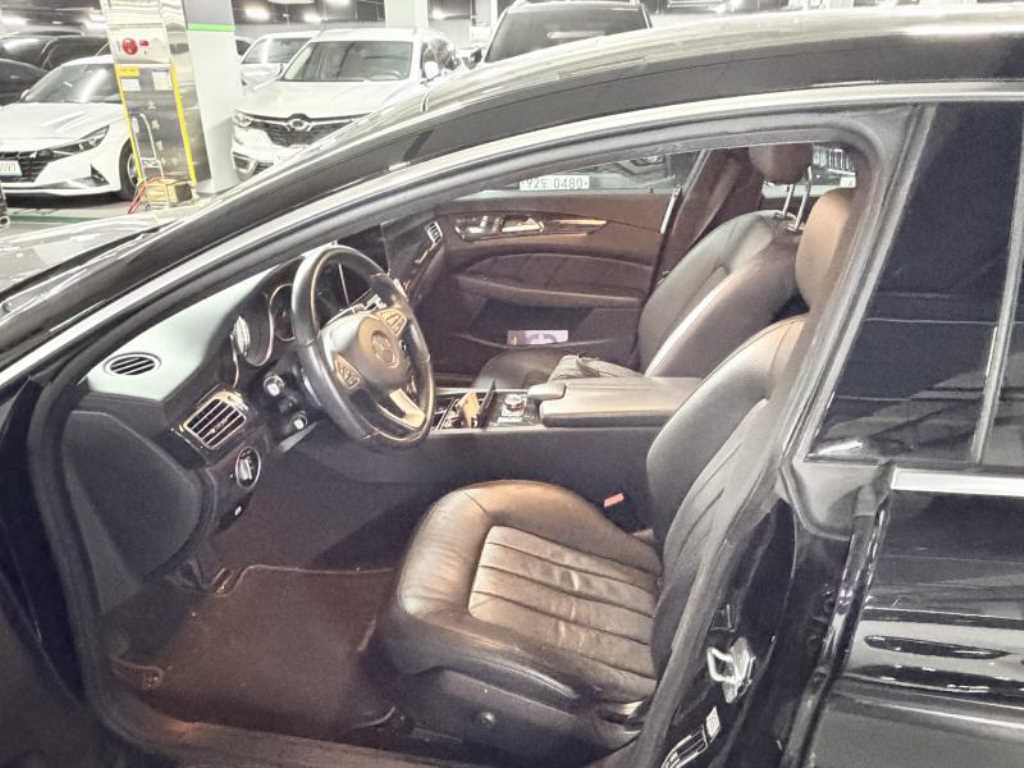 Mercedes Benz CLS Class - Vista 7