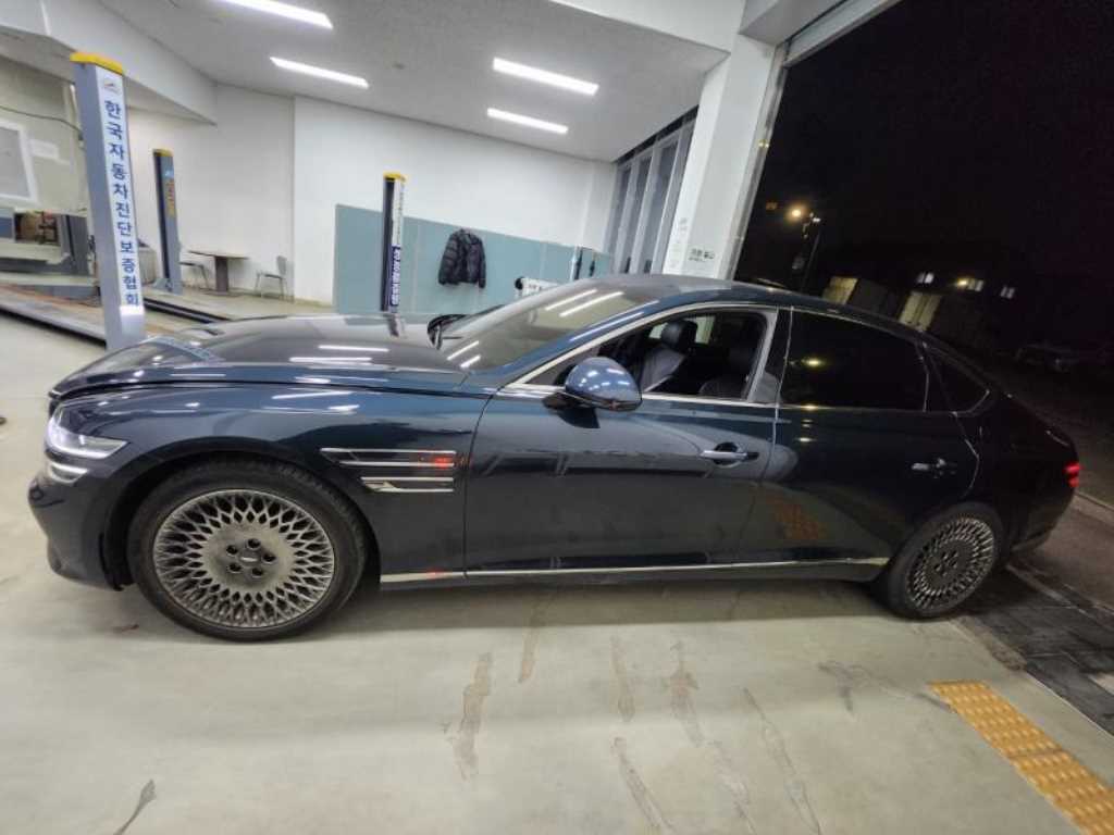 Genesis G80 - Vista 8