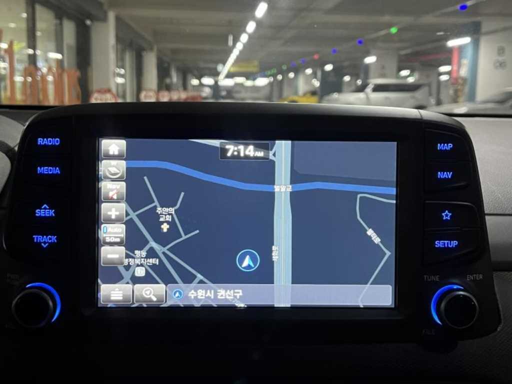 HYUNDAI Kona - Vista 8