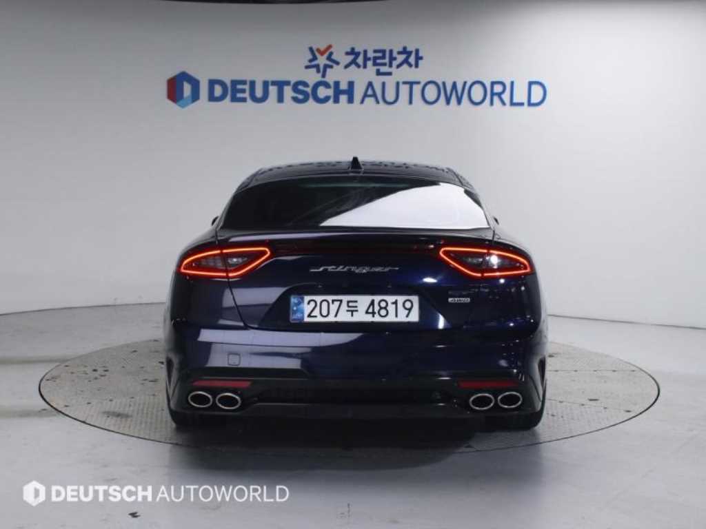 KIA Stinger - Vista 4