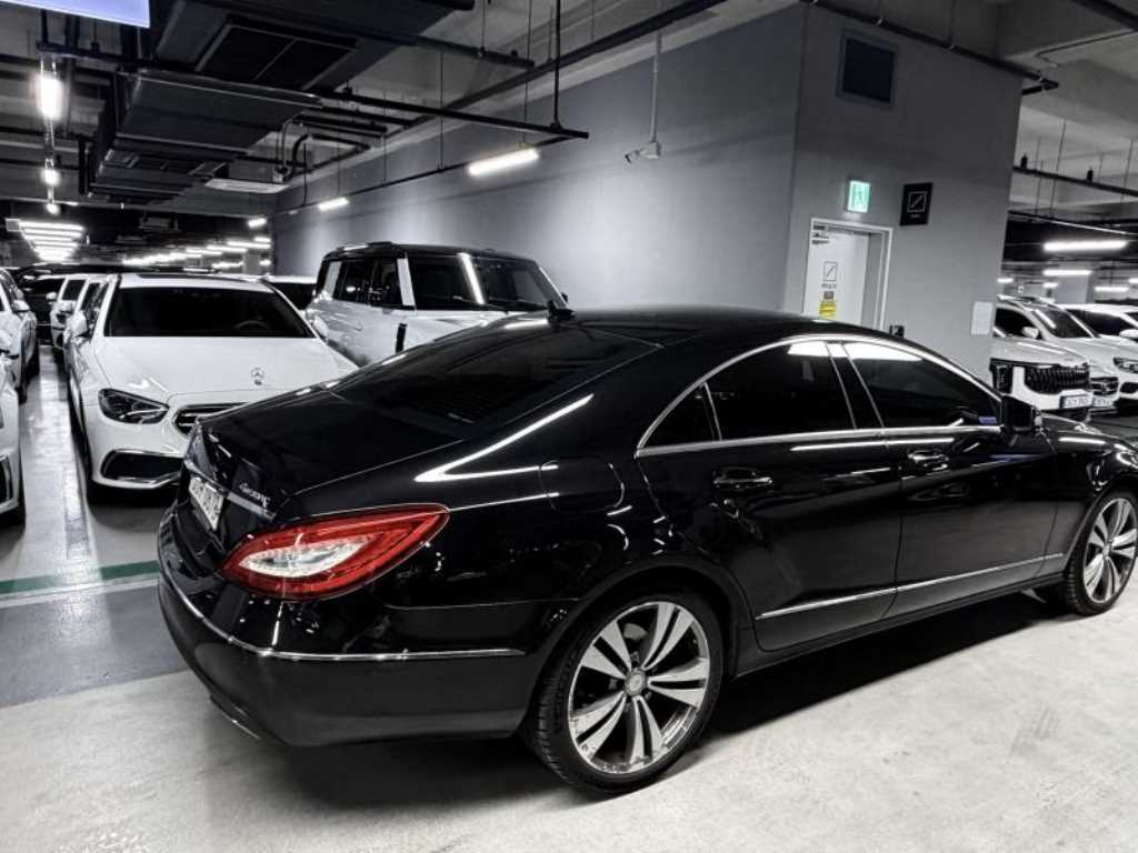 Mercedes Benz CLS Class - Vista 3