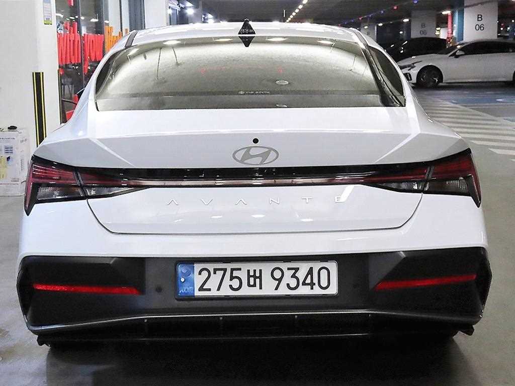 HYUNDAI Avante - Vista 5