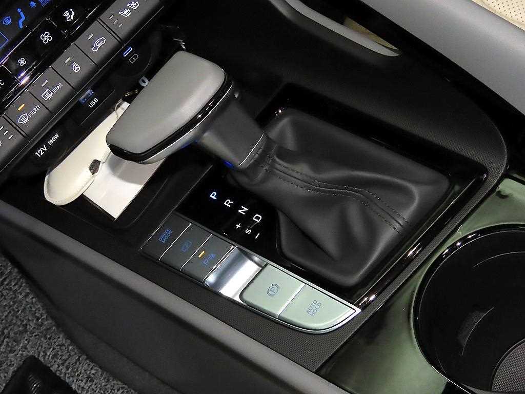 HYUNDAI Avante - Vista 12