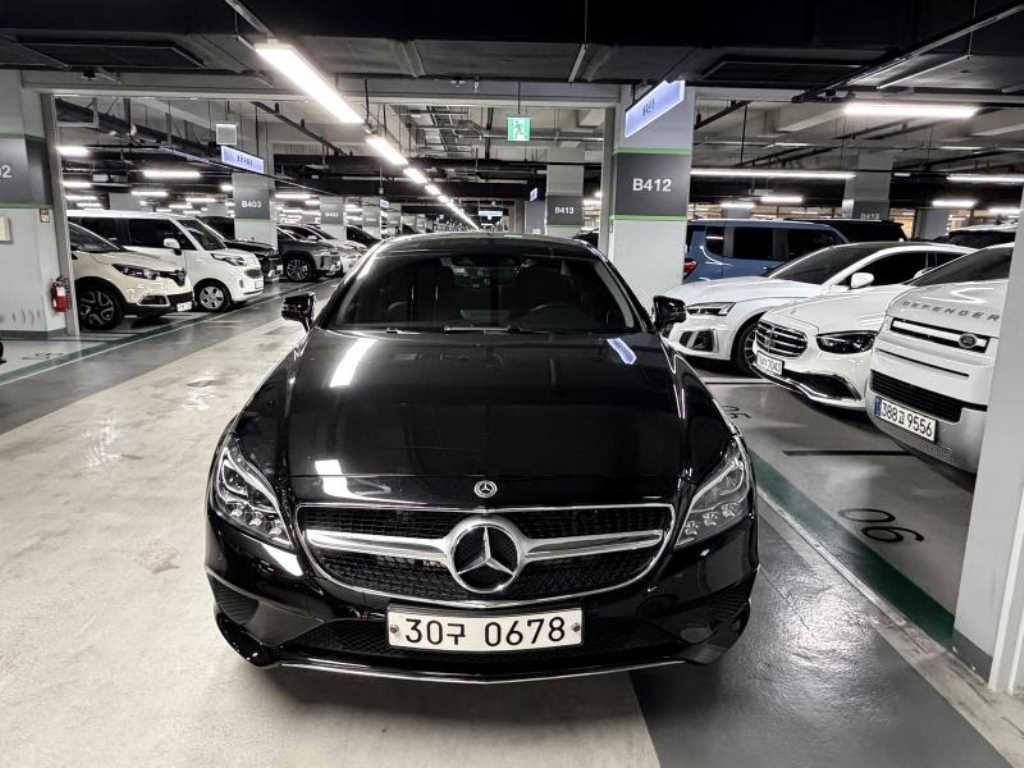 Mercedes Benz CLS Class - Vista 5