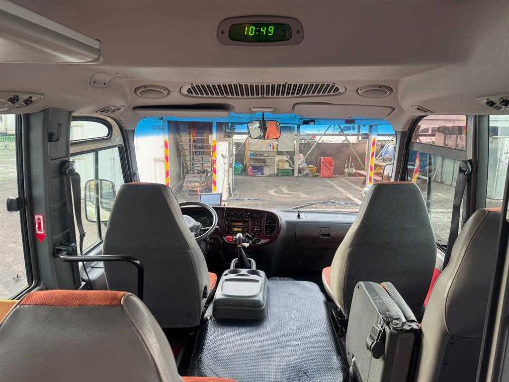 medium and large bus Hyundai bus - Vista 12