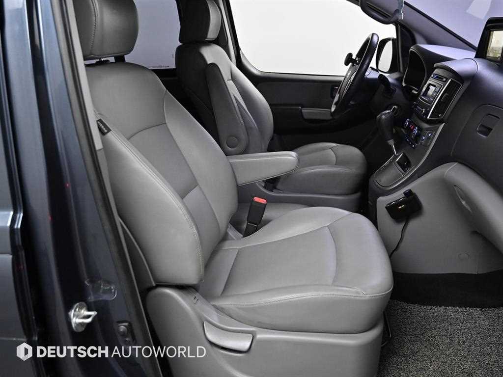 HYUNDAI Starex - Vista 10