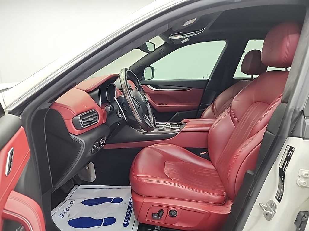 Maserati Levante - Vista 11