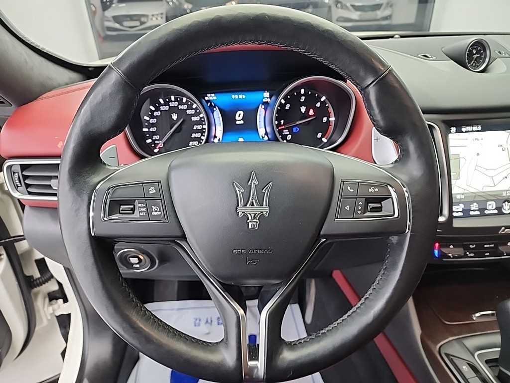 Maserati Levante - Vista 9