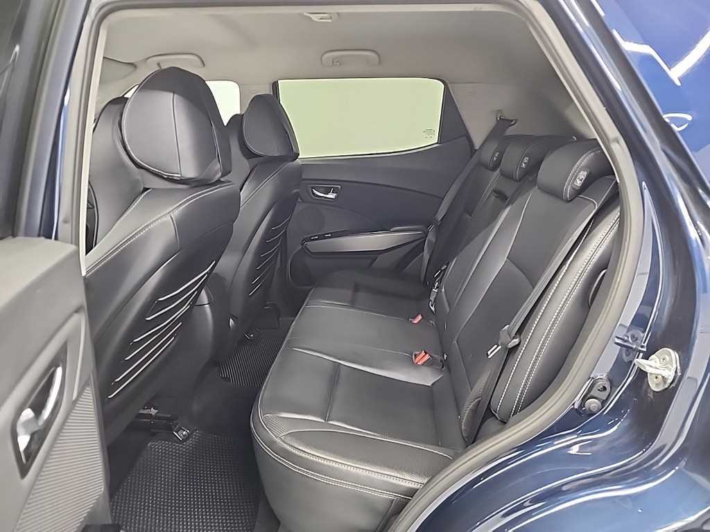 Ssangyong Tivoli - Vista 12