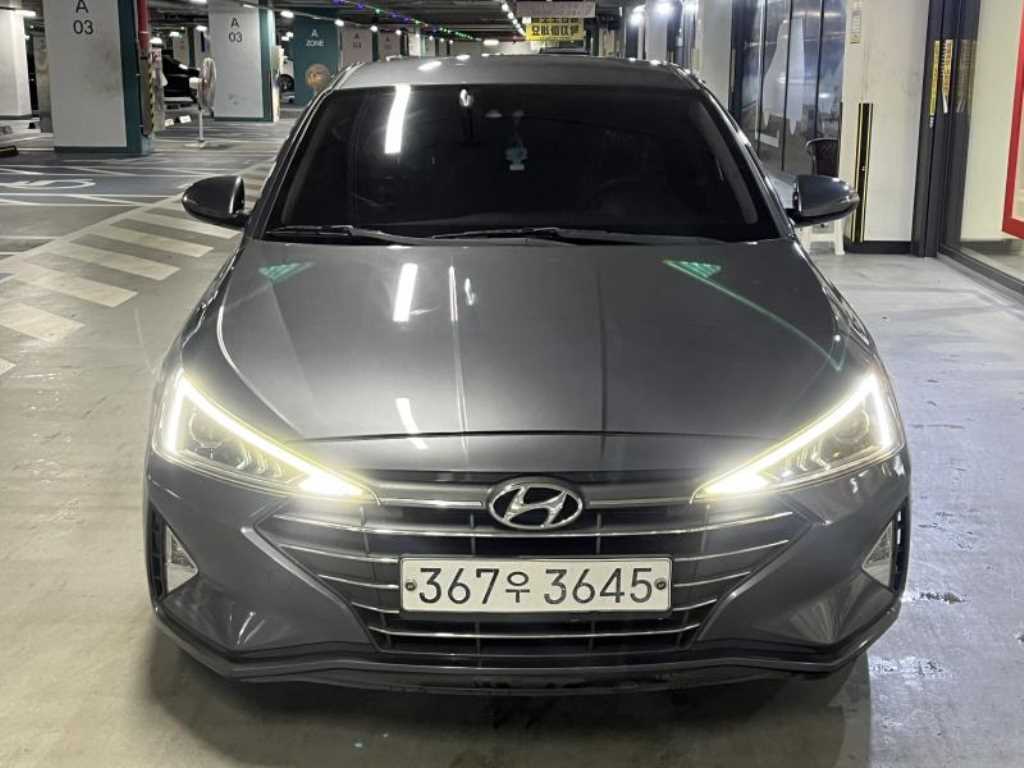 HYUNDAI Avante - Vista 2