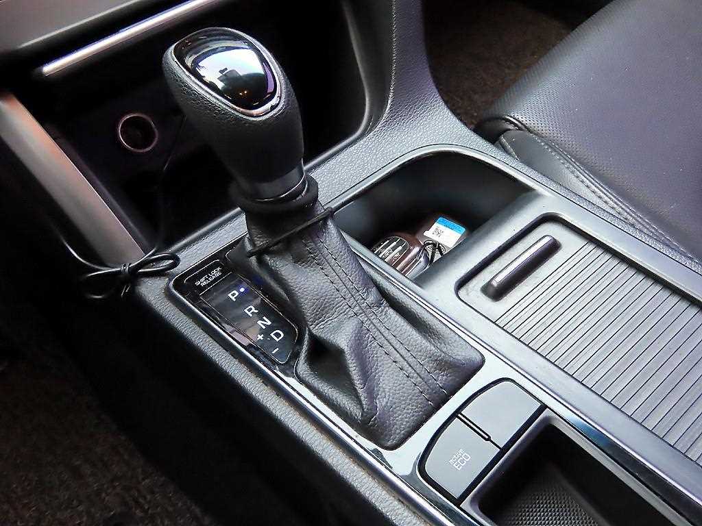 HYUNDAI Sonata - Vista 10