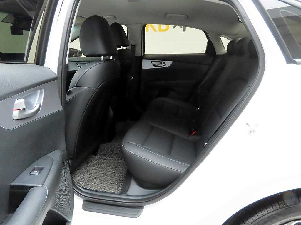 KIA K3 2022 Blanco - Importación desde Corea - HF Imports Iquique - Foto 15