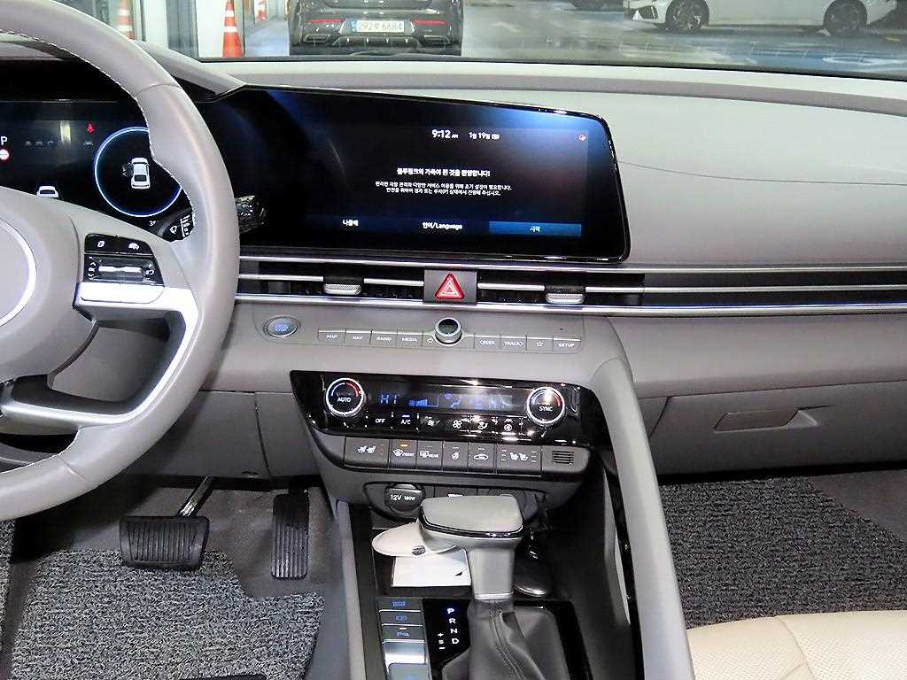 HYUNDAI Avante - Vista 11