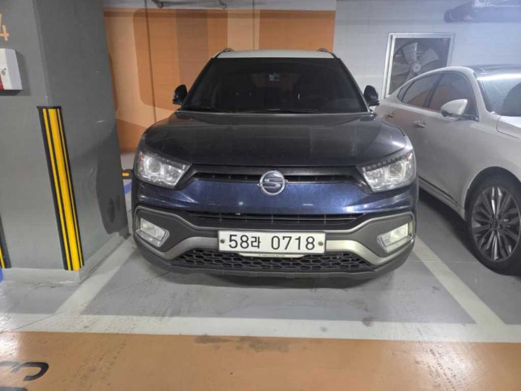 Ssangyong Tivoli 2016 Azul - Importación desde Corea - HF Imports Iquique - Foto 1