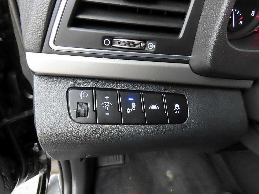 HYUNDAI Avante - Vista 12