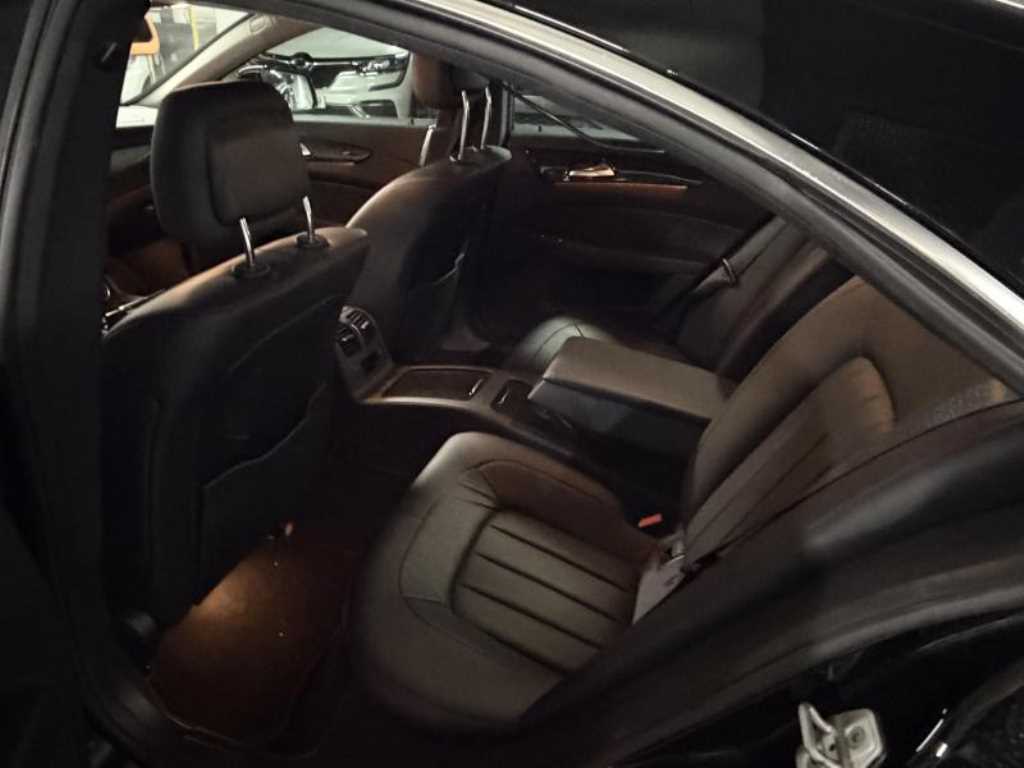 Mercedes Benz CLS Class - Vista 8