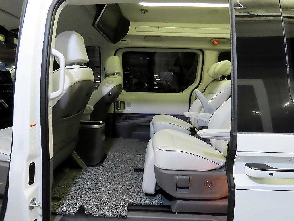 HYUNDAI Staria - Vista 7