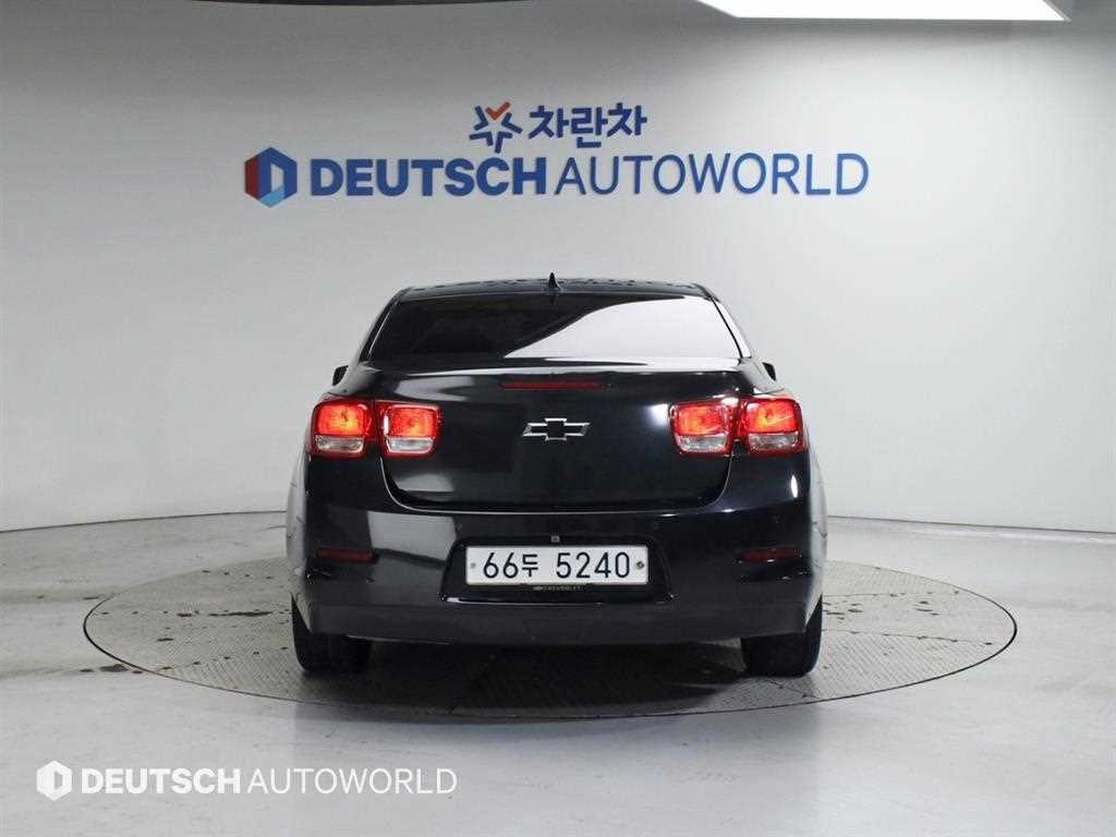 Chevrolet Malibu - Vista 4