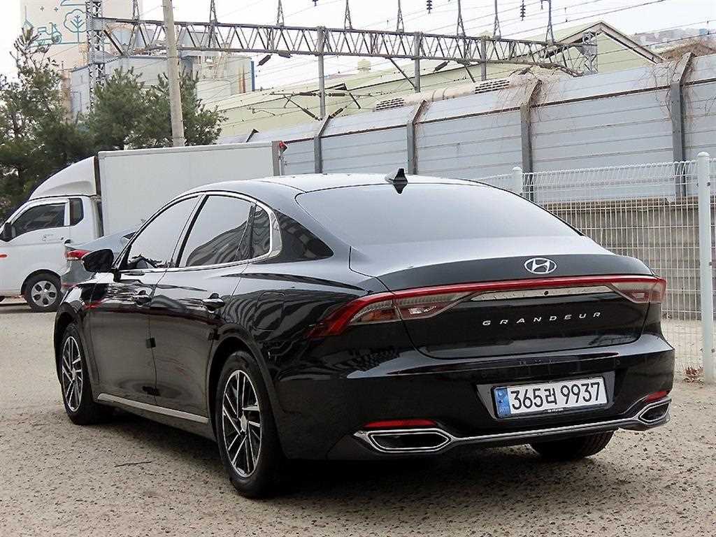 HYUNDAI Grandeur - Vista 3