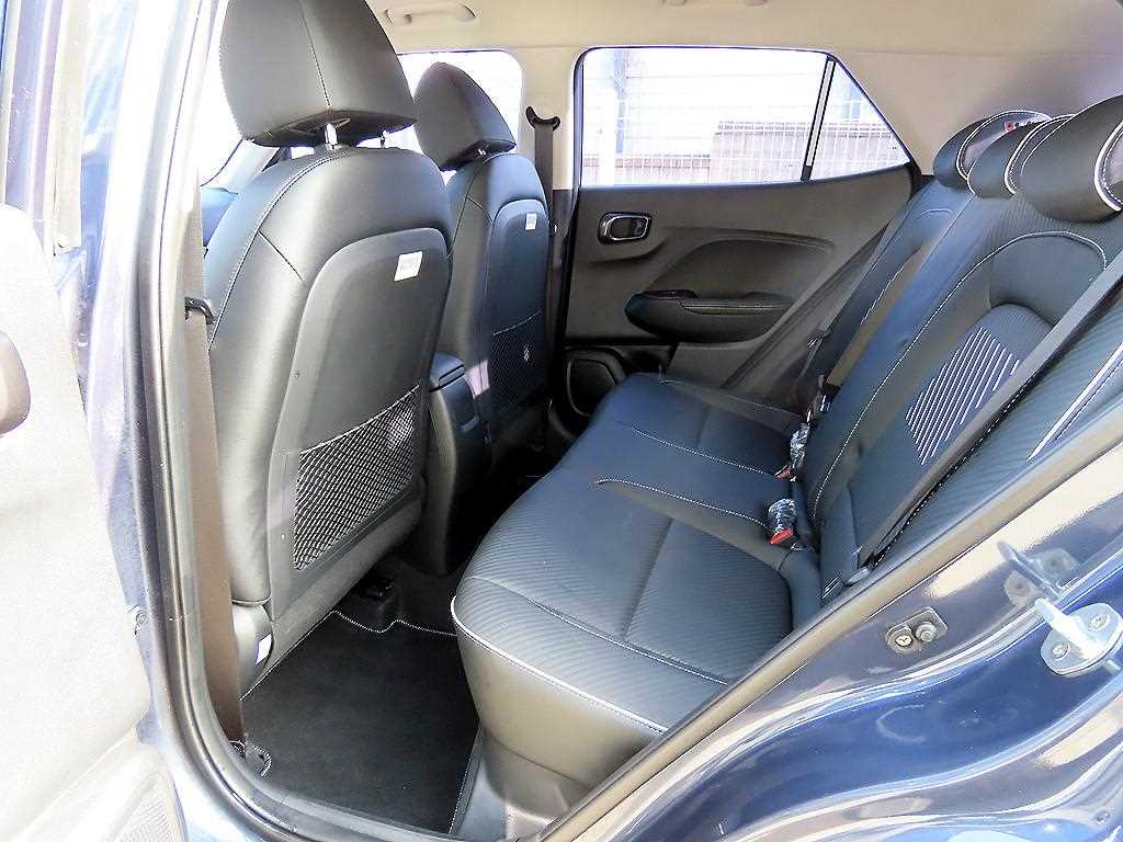 HYUNDAI Venue - Vista 6