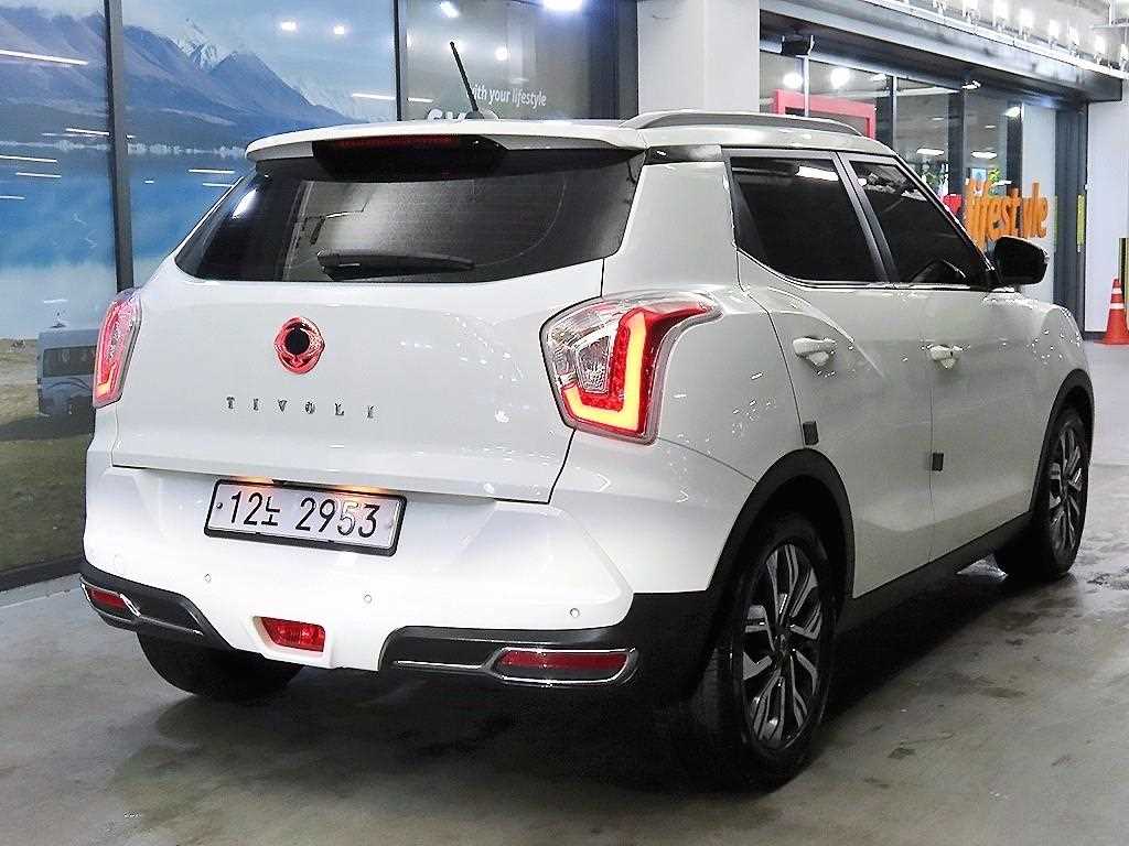Ssangyong Tivoli - Vista 4
