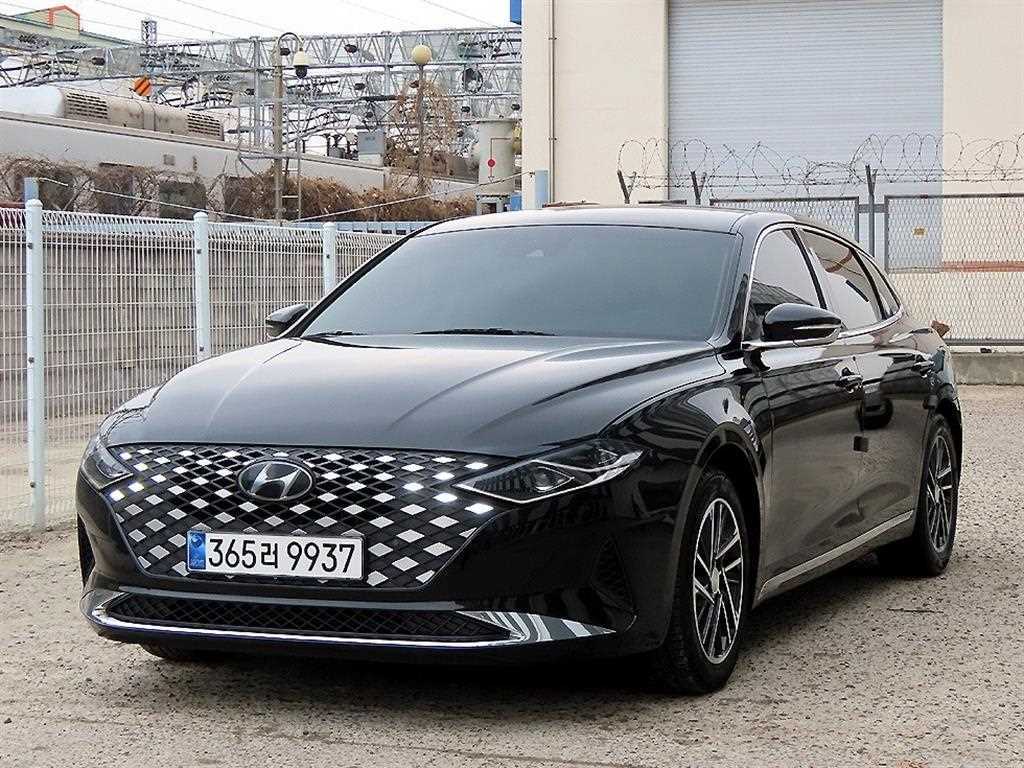 HYUNDAI Grandeur - Vista 2