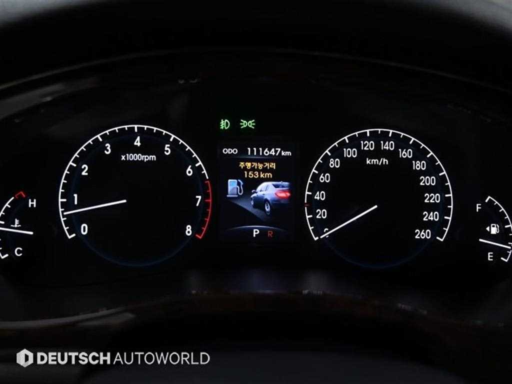 HYUNDAI Genesis - Vista 8