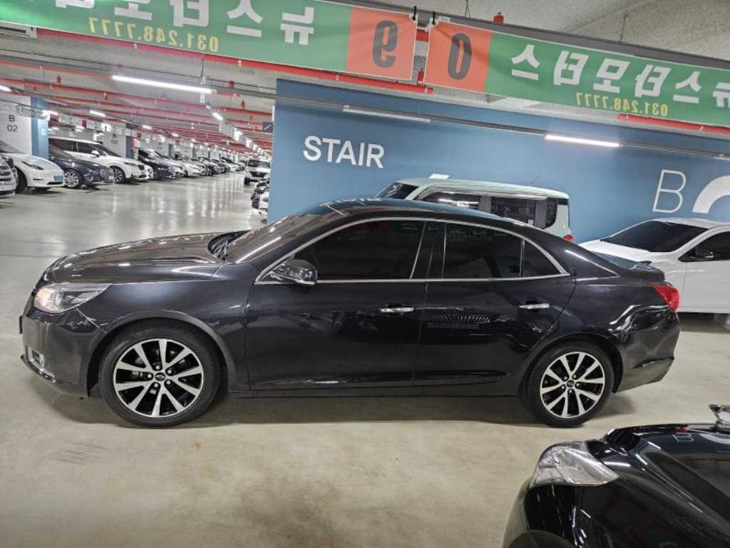 Chevrolet Malibu - Vista 3