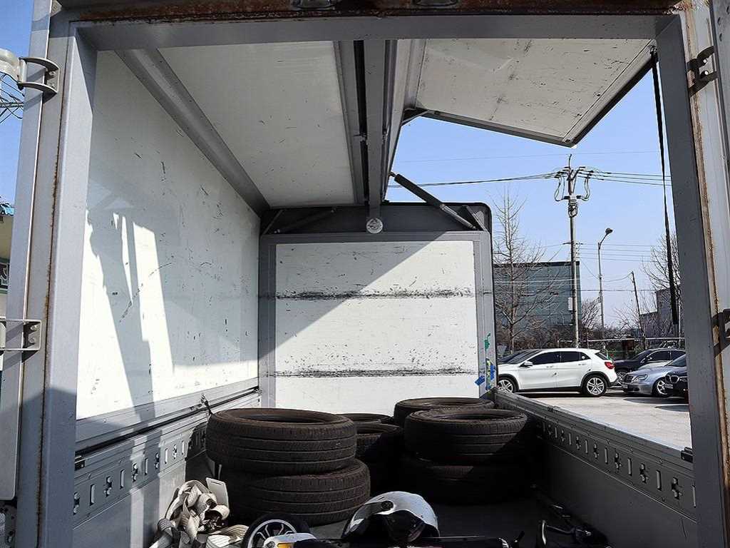 Small Truck Top_Wingbody 2022 Blanco - Importación desde Corea - HF Imports Iquique - Foto 18