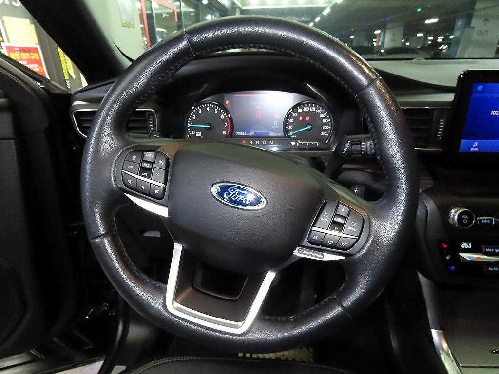 Ford Explorer - Vista 8