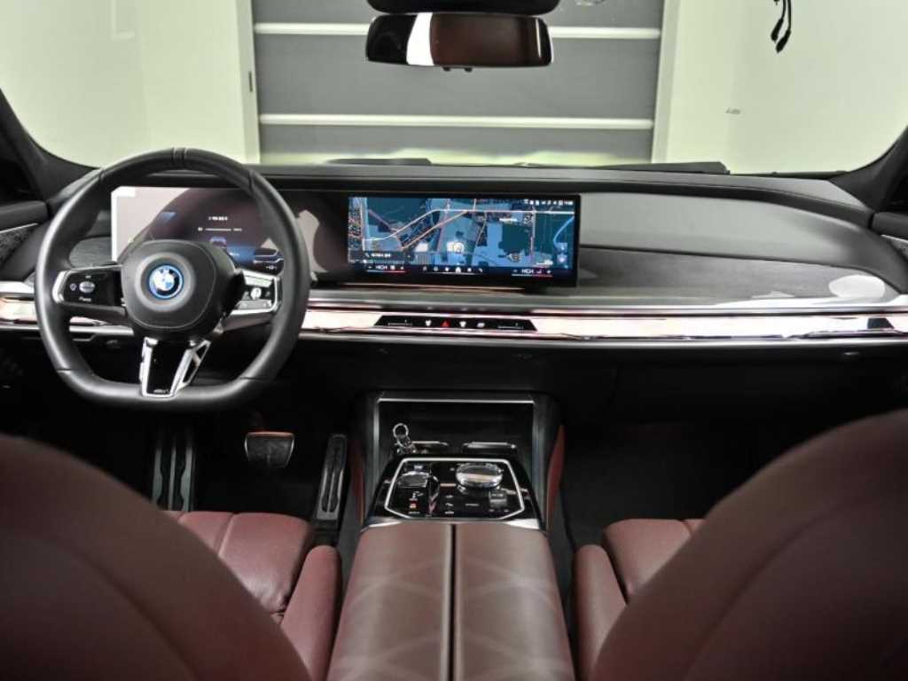 BMW i7 - Vista 7
