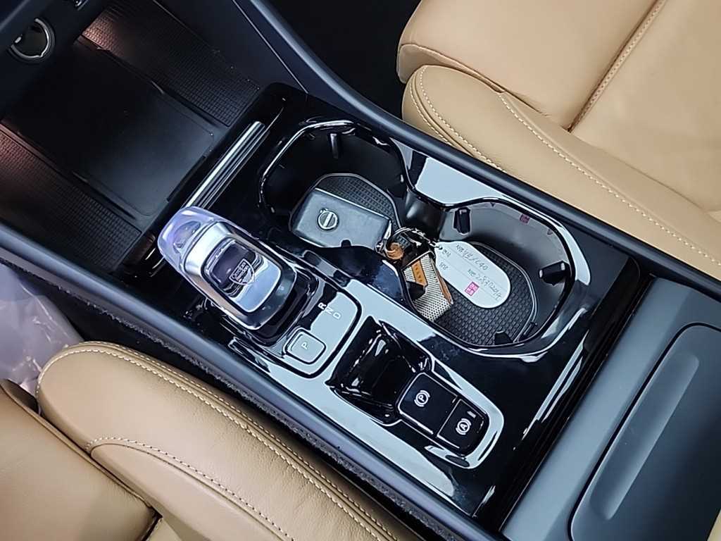 Volvo XC40 - Vista 8