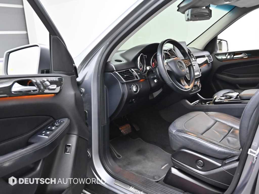 Mercedes Benz GLE Class - Vista 11