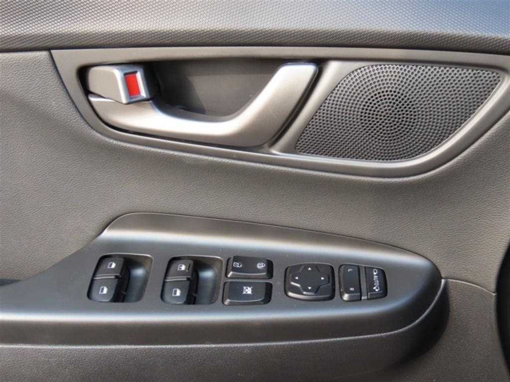 HYUNDAI Kona - Vista 12