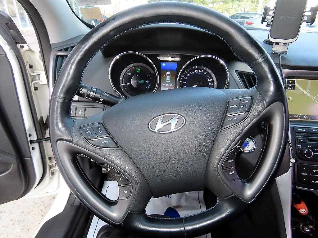 HYUNDAI Sonata - Vista 8