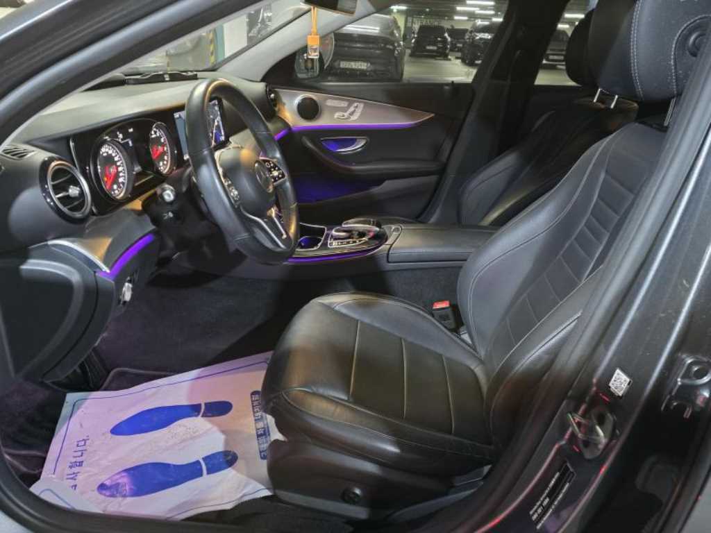 Mercedes Benz E class - Vista 7