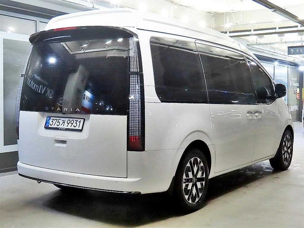 HYUNDAI Staria - Vista 4
