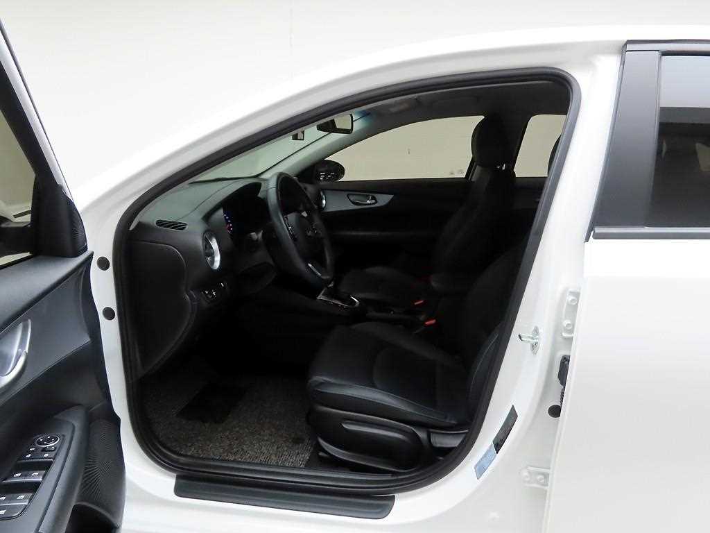 KIA K3 2022 Blanco - Importación desde Corea - HF Imports Iquique - Foto 14